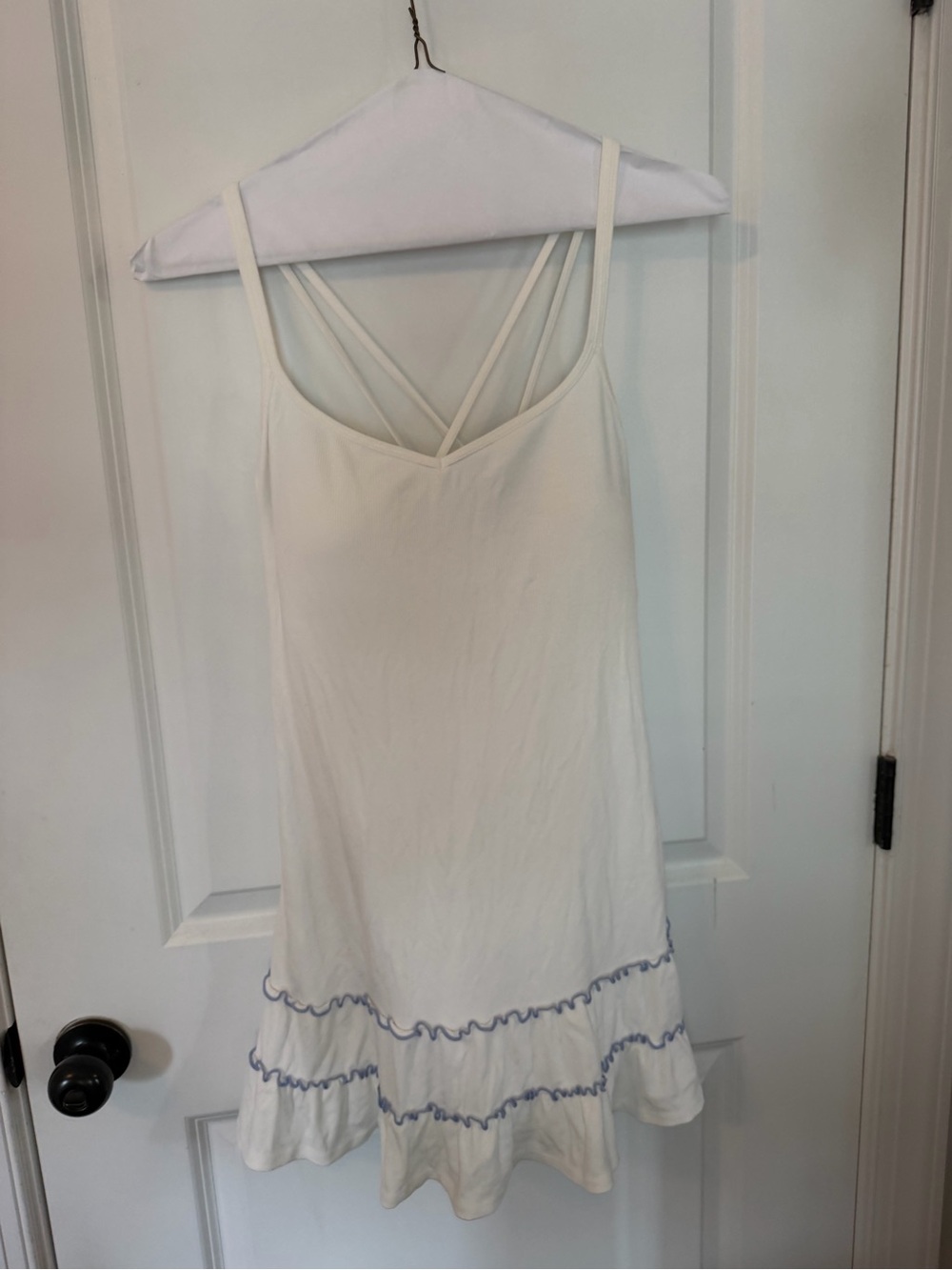 HALARA White Clothing Tag with Black Logo